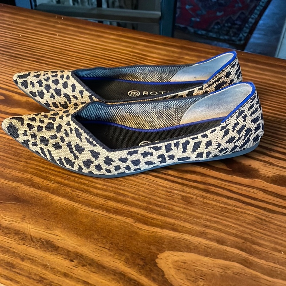 Rothy’s Giraffe/Leopard Print Pointed Toe Shoes